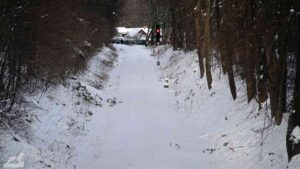 zugeschneites Bahngleis an der Ebertallee