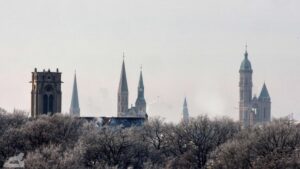 Blick vom Nußberg auf die Türme der Stadt (Rathaus, St. Petri, St. Katharinen, St. Andreas)