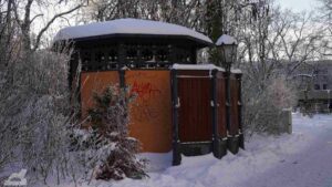Historisches Pissoir am Theater