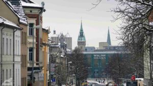 Nach dem Fällen der Straßenbäume in der Museumsstraße ergibt sich ein neuer Blick Richtung Innenstadt