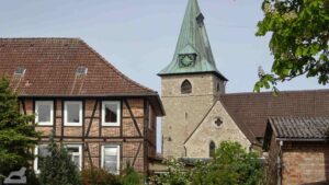 Volkmarode - Bilck auf St. Thomas von der Alten Dorfstraße