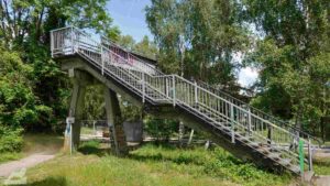 Fußgängerbrücke über das Ringgleis