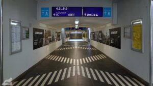 Wolfsburg ♦ Fußgängerunterführung im Hauptbahnhof