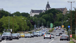 Wolfsburg ♦ Berliner Straße mit Schloß Wolfsburg