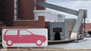 Wolfsburg ♦ Polo-Steilheck-Piktogramm am VW-Hafen