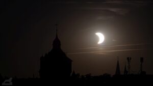 Wasserturm am Giersberg bei partieller Sonnenfinsternis am 12.08.2026