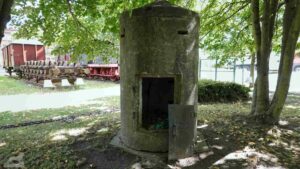Einmann-Bunker im Lokpark