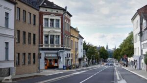Helmstedter Straße nach der Renovierung .... jetzt ohne Bäume