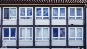 50er Jahre-Fassade in der Porschestraße