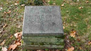 Grabstein auf dem Petrifriedhof